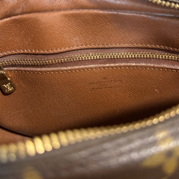 Louis Vuitton Jeune Fille MM Shoulder Bag in Monogram Brown✨ - Picture 12 of 17